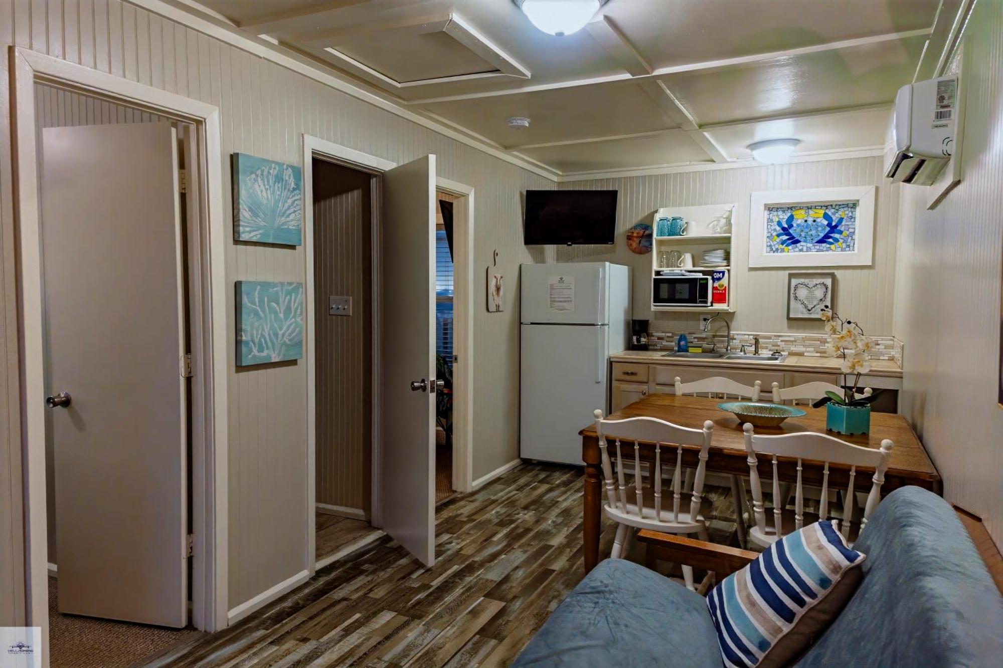 Blue Dolphin Inn And Cottages Grand Isle Luaran gambar