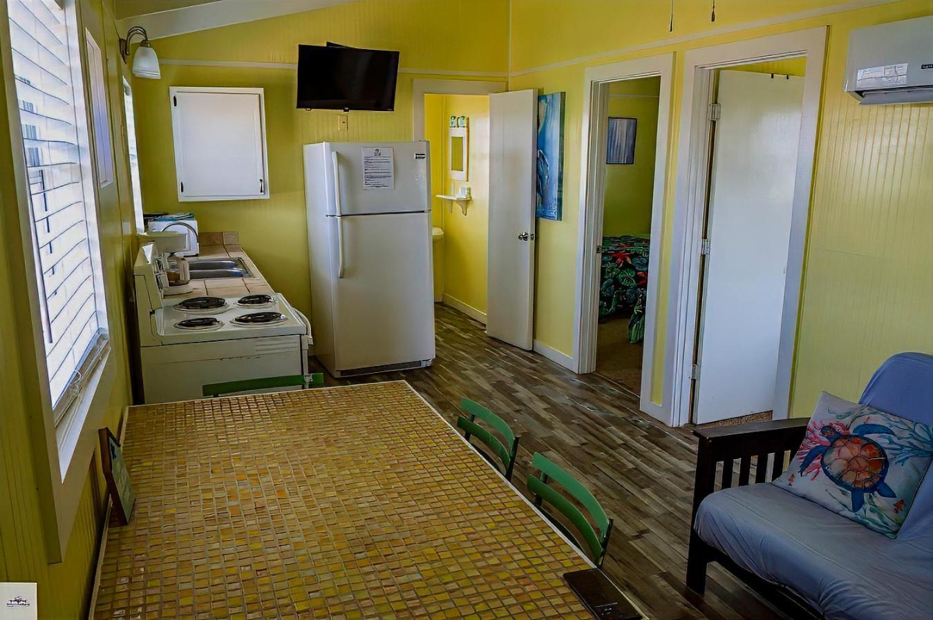 Blue Dolphin Inn And Cottages Grand Isle Luaran gambar
