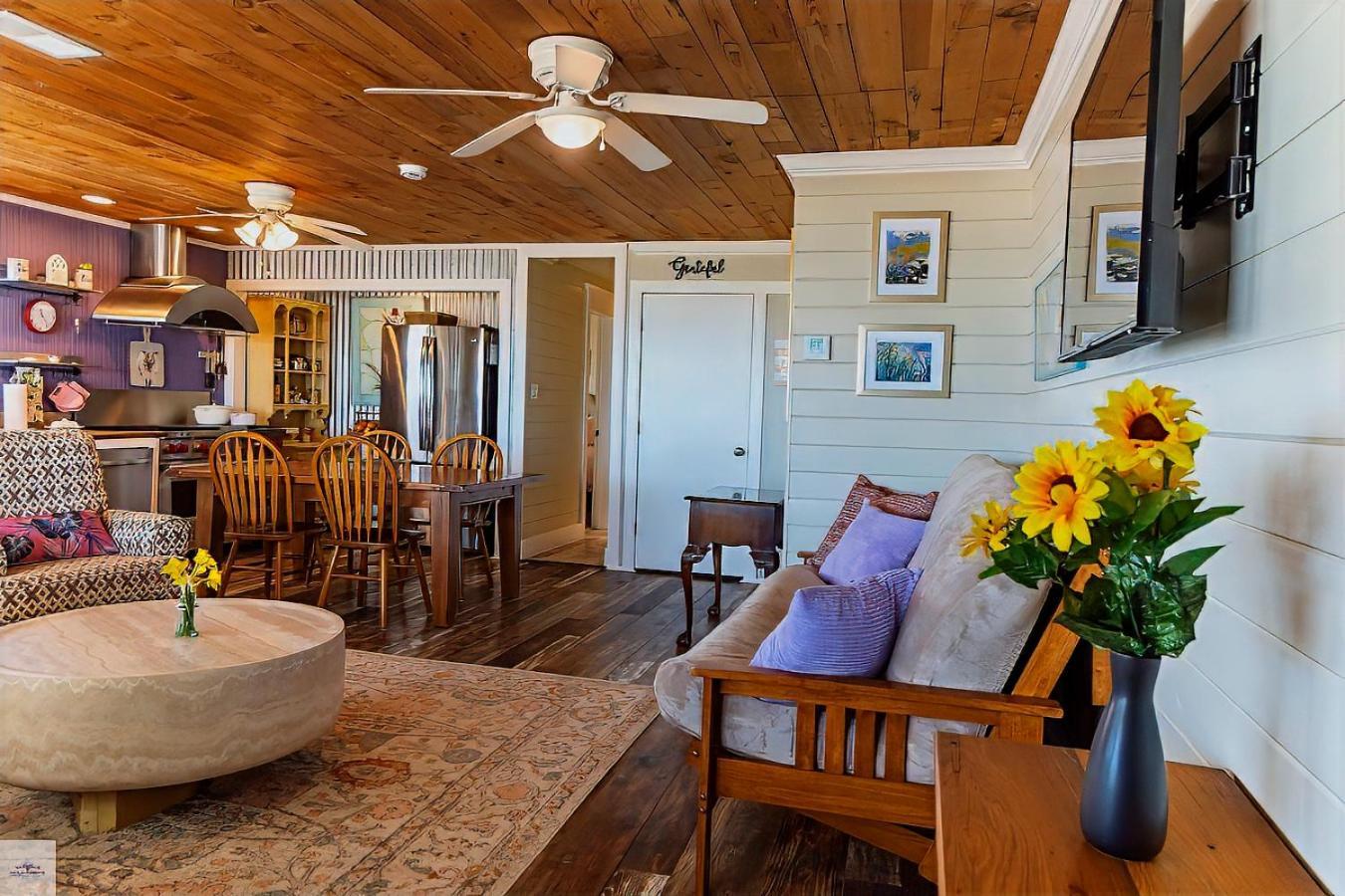 Blue Dolphin Inn And Cottages Grand Isle Luaran gambar